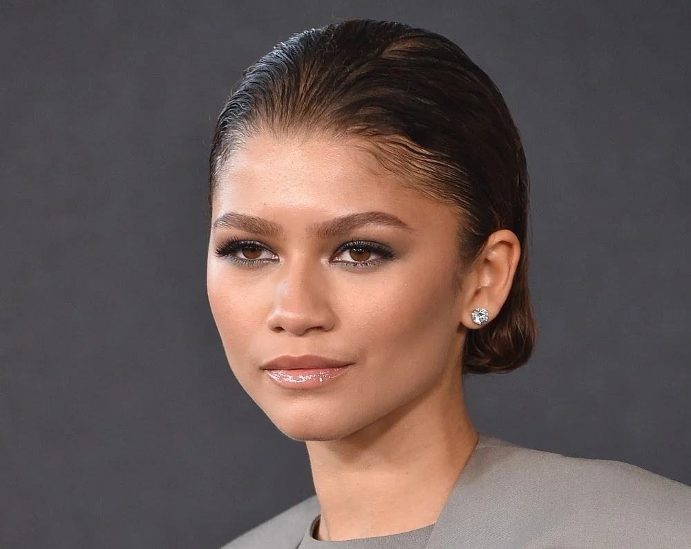 brunette actresses Under 30 - Zendaya Coleman