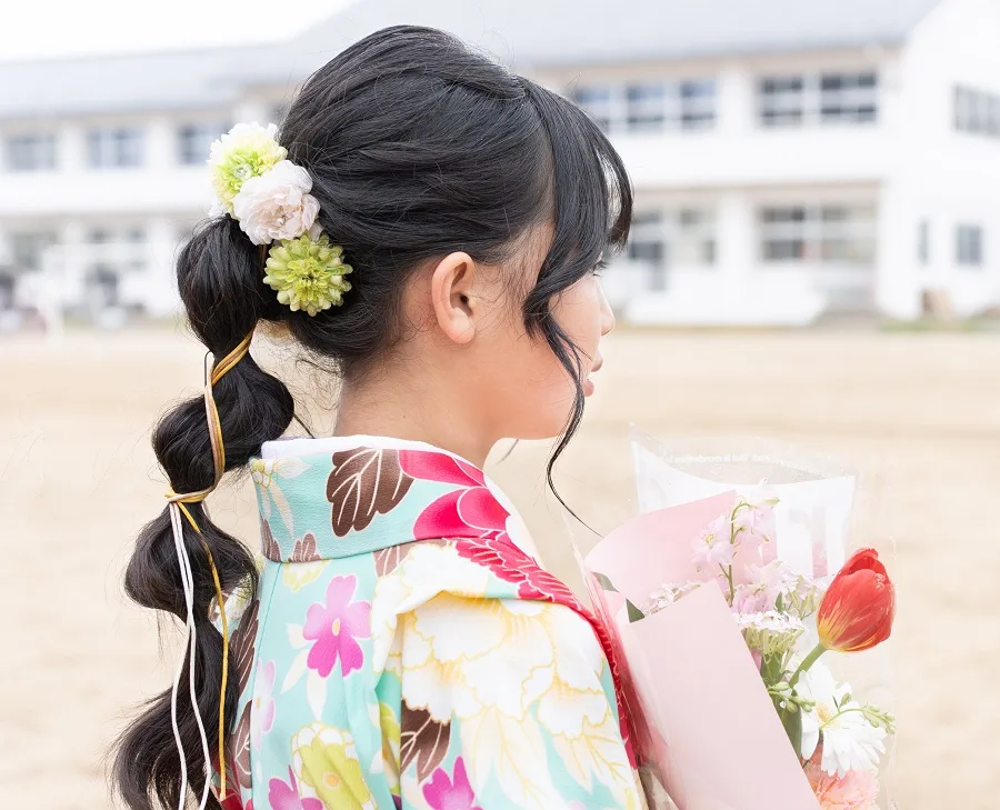 bubble ponytail for Japanese school graduation