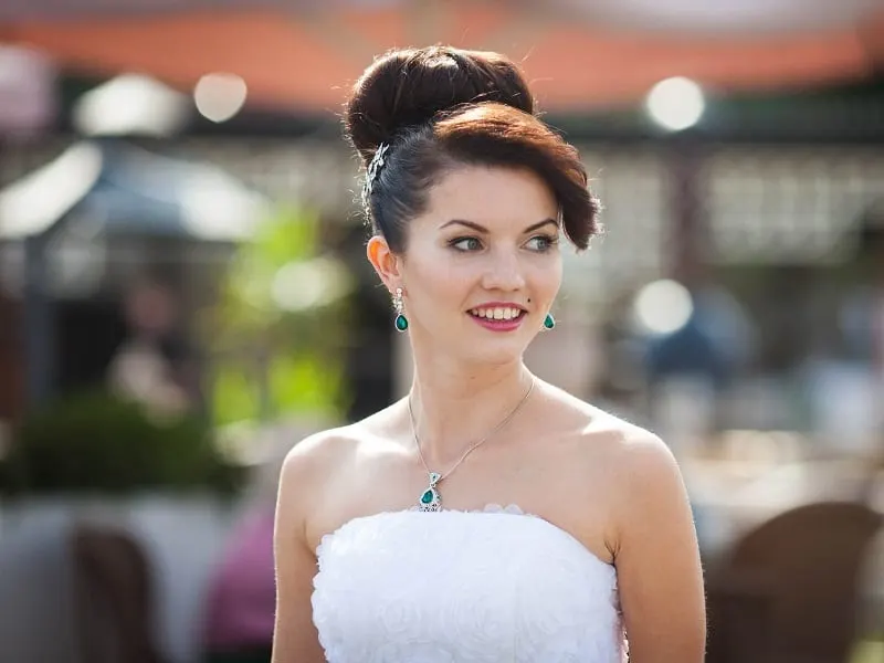 bun hairstyle for wedding