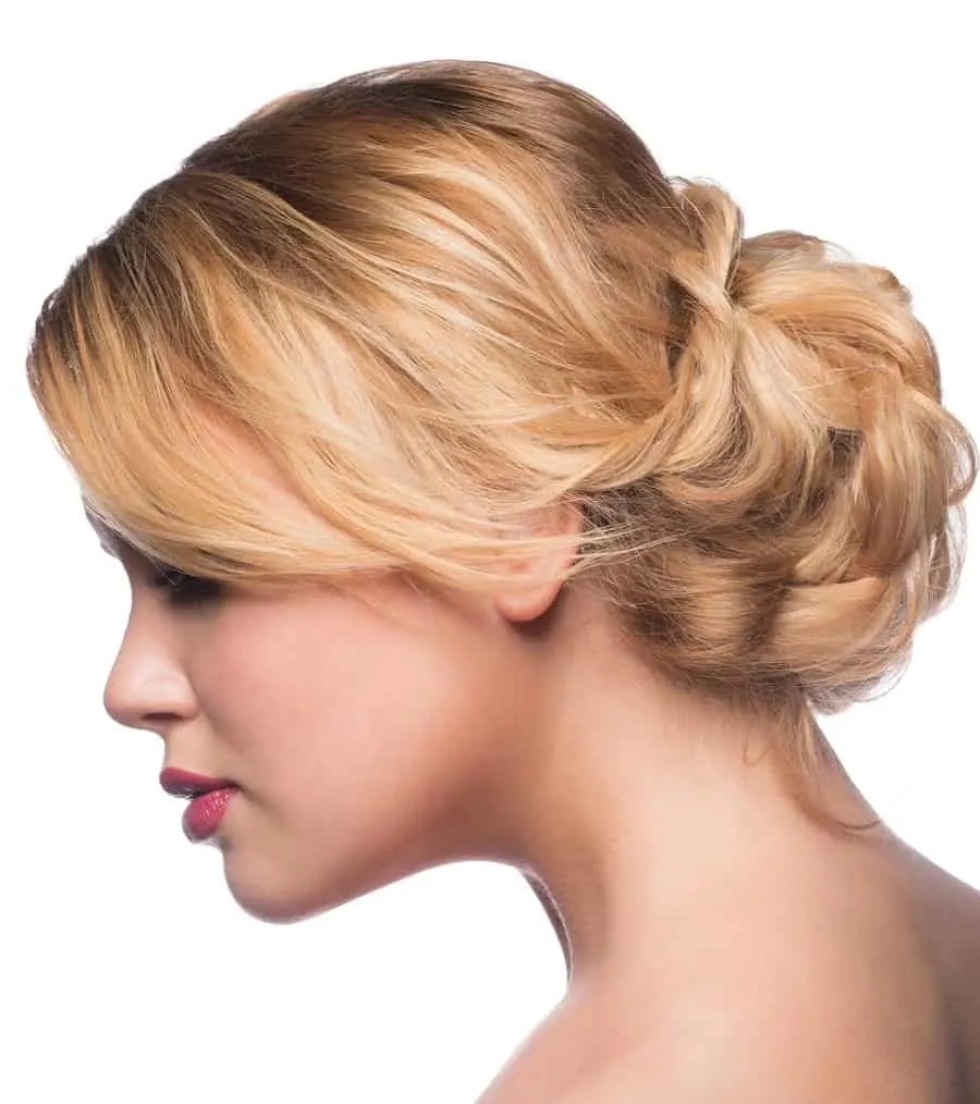 bun style for blonde straight hair