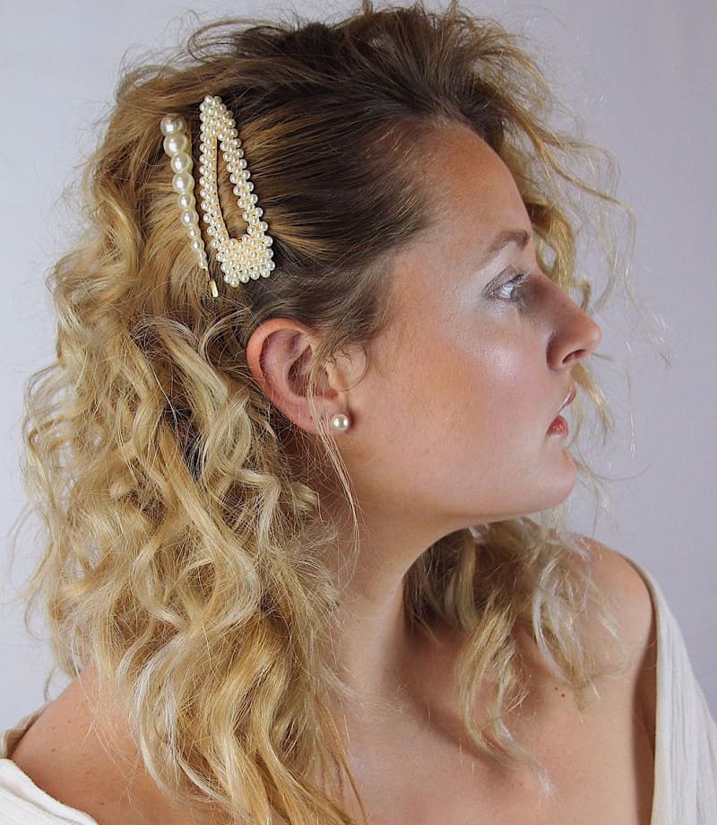 casual hairstyle with hair clip