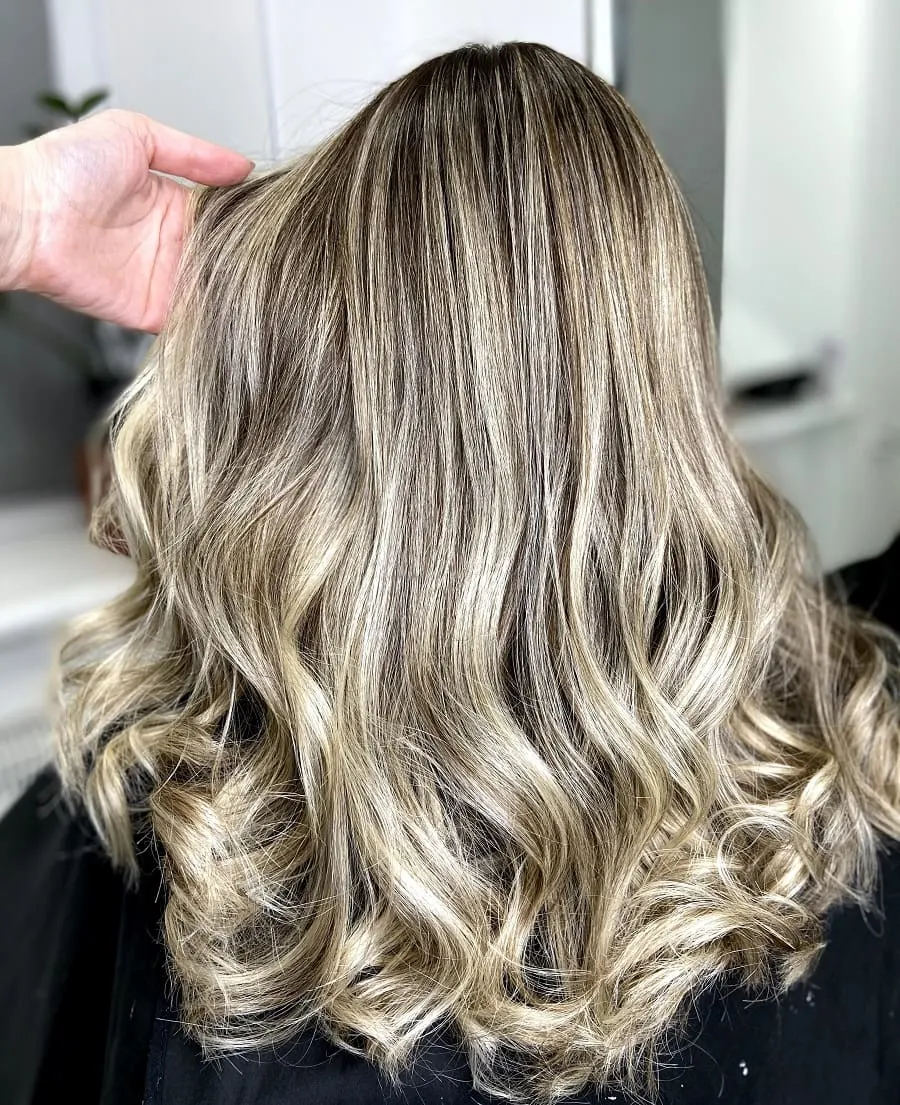 champagne blonde balayage