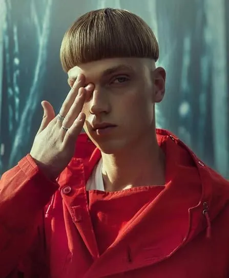 Do It Yoursel Quick And Easy Mushroom Bowl Cut Hairstyle