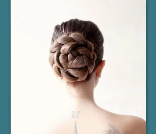 floral brooch hairstyle for chinese women