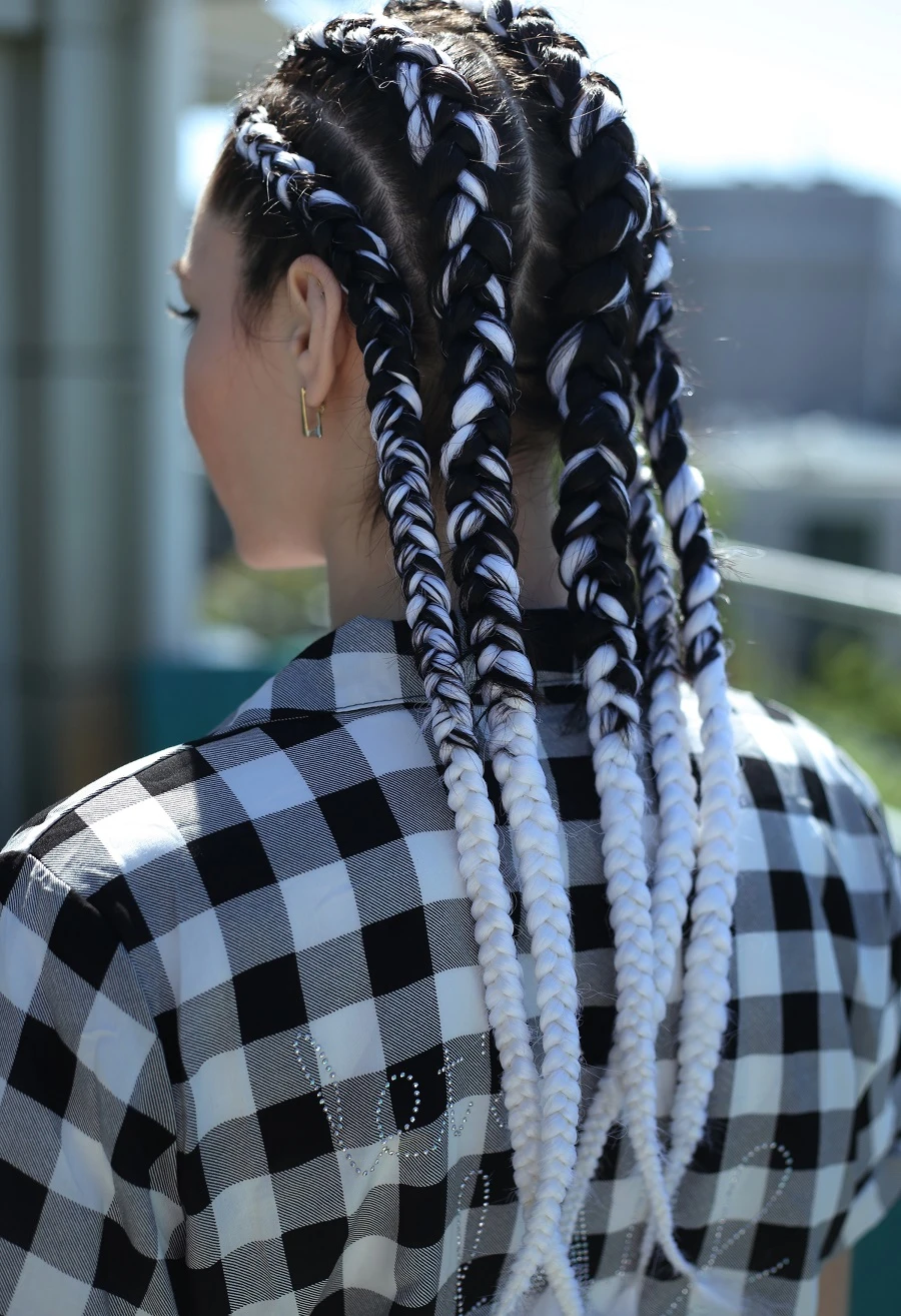 chola hairstyle with braids