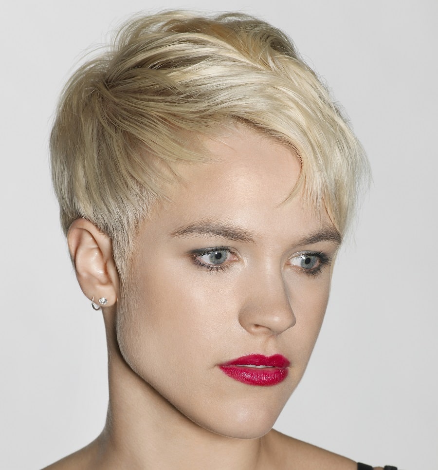 Pixie cut cut for square faces