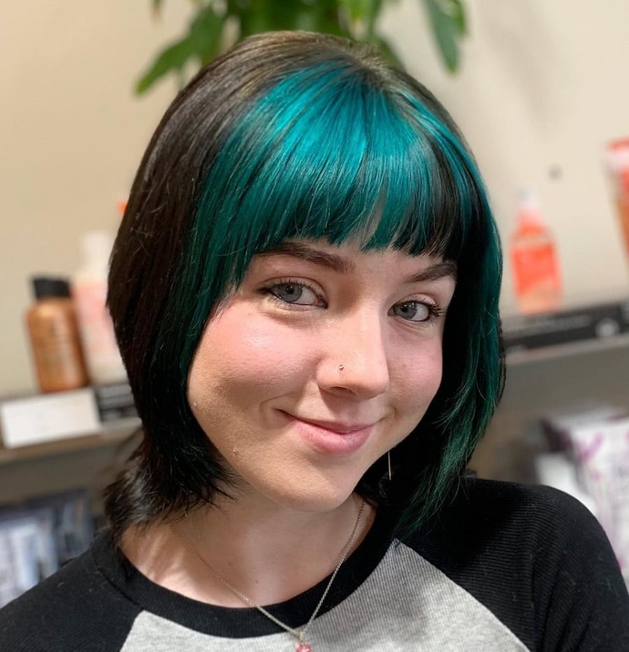 Colored bangs for a diamond face