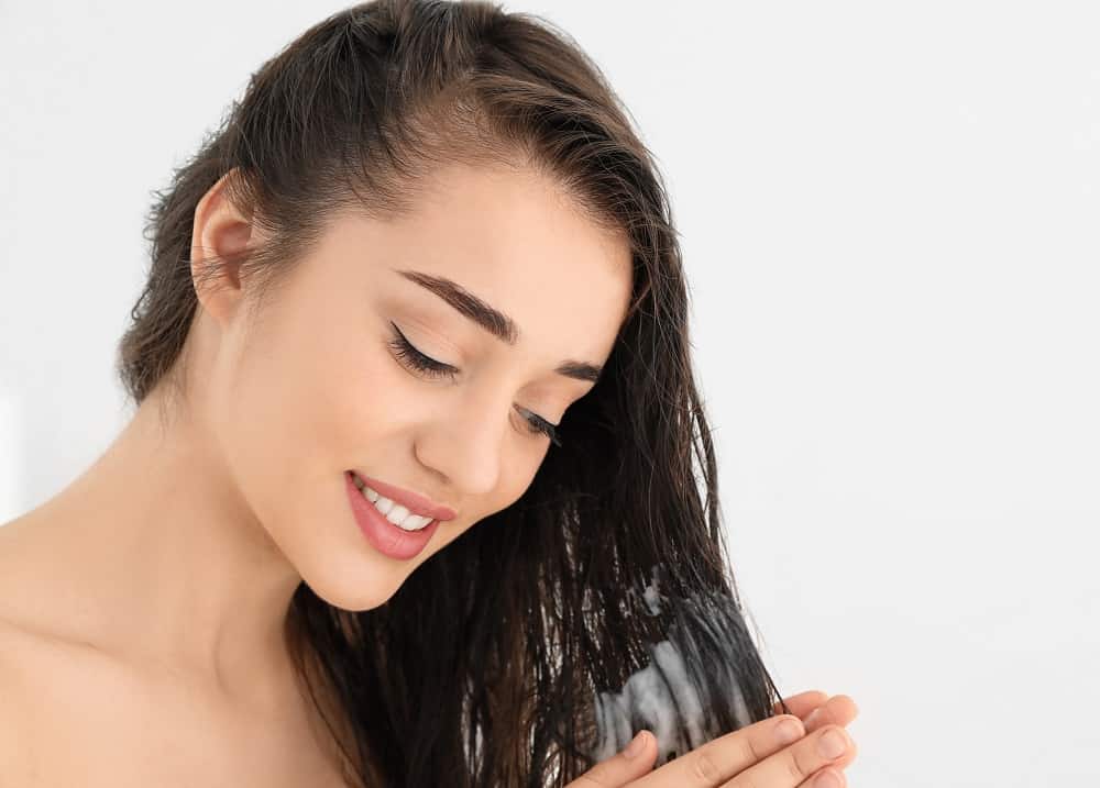 How to Wash & Care For Your Hair After Applying Oil – HairstyleCamp