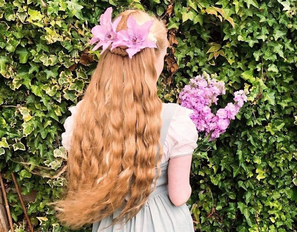 cottagecore hairstyle with flowers