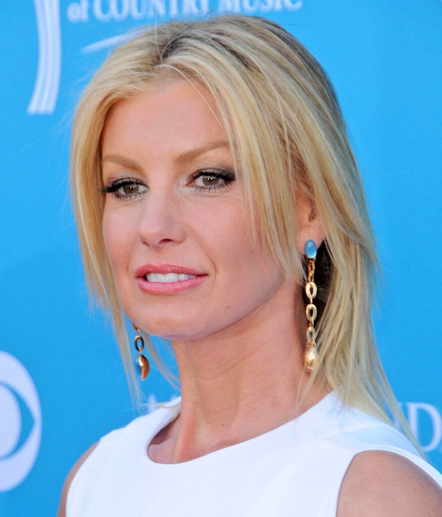 country singer Faith Hill with blonde hair