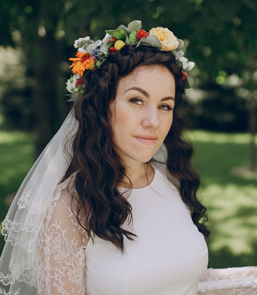 30 Romantic Country Wedding Hairstyles to Swoon Over