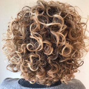 How to DIY Balayage on Curly Hair + 20 Examples