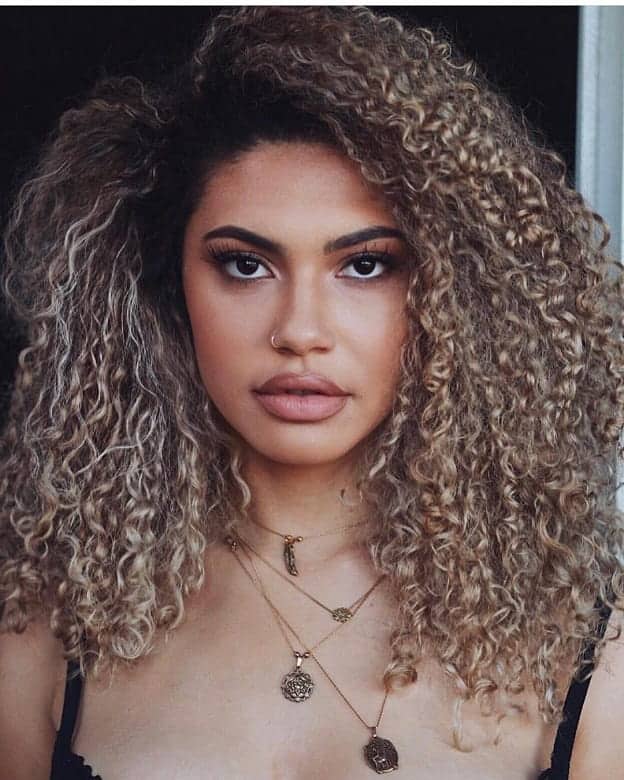 How to DIY Balayage on Curly Hair + 20 Examples