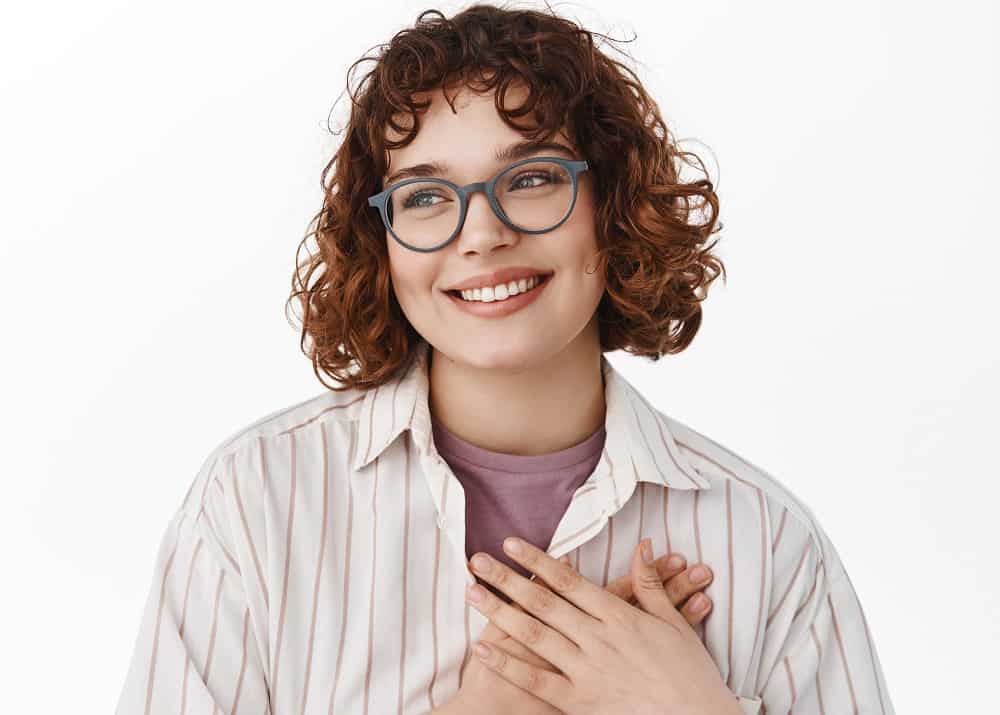 curly bangs for women with glasses