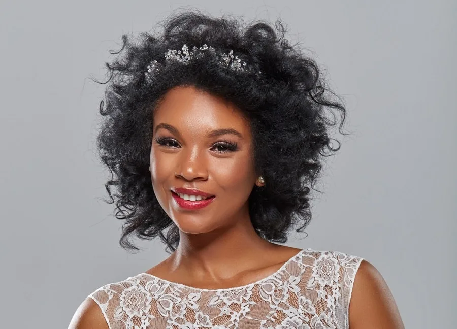 curly bob wedding hairstyle for black women