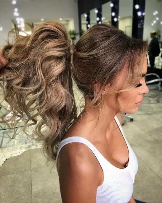 12 Curly Brown Hairstyles With Blonde Highlights