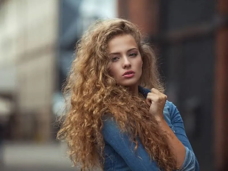 How to Prevent Curly Hair from Getting Frizzy