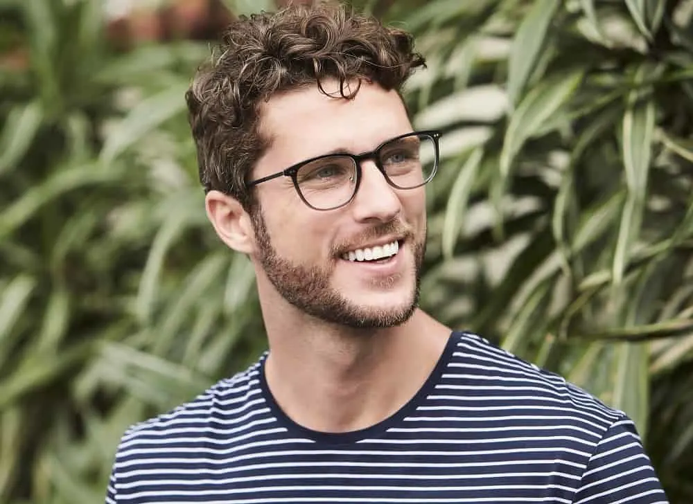 What are the best short hairstyles to wear with glasses  Hair Adviser