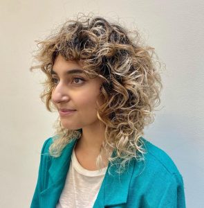 25 On-Trend Curtain Bangs for Curly Hair in 2024 – HairstyleCamp