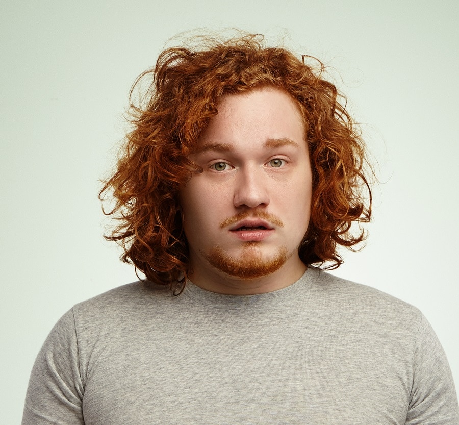 curly hairstyle for fat men