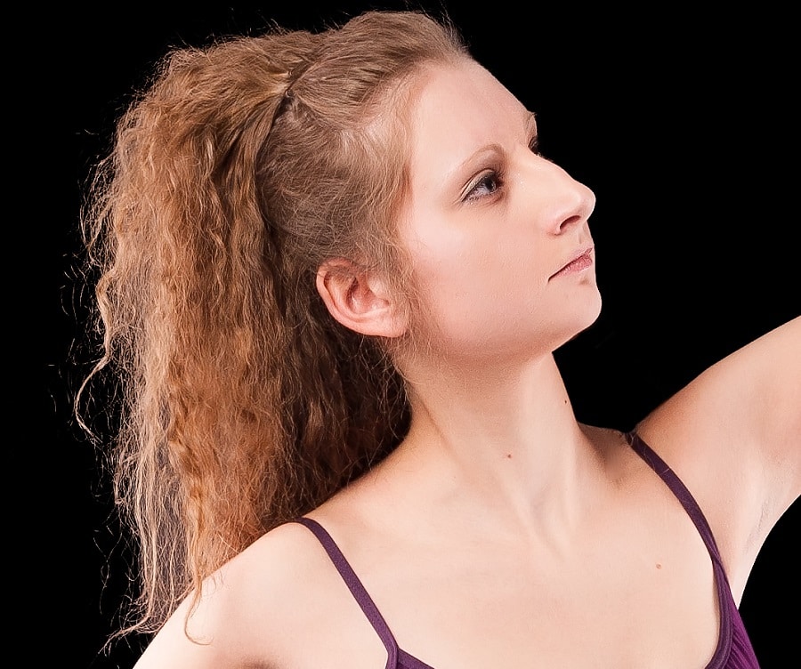 Curly hairstyle for gymnastics