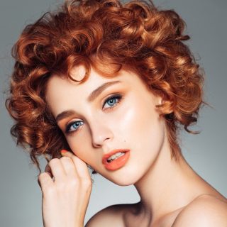 curly hairstyle for oval faces