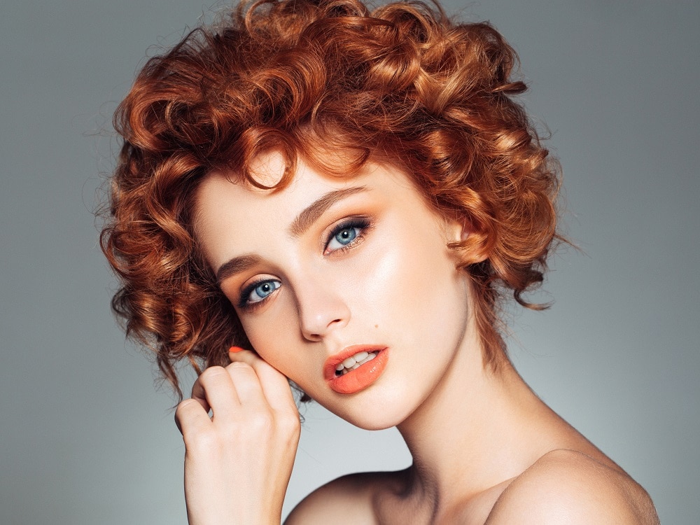 15 Best Curly Hairstyles to Flatter Oval Faces in 2023