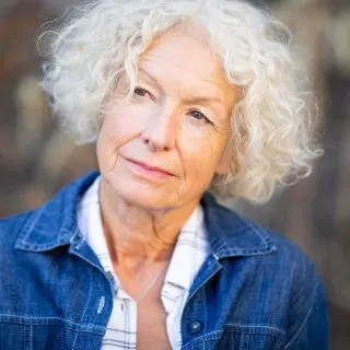 curly hairstyle for women over 60