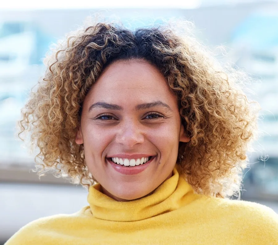 curly hairstyle for women with big noses