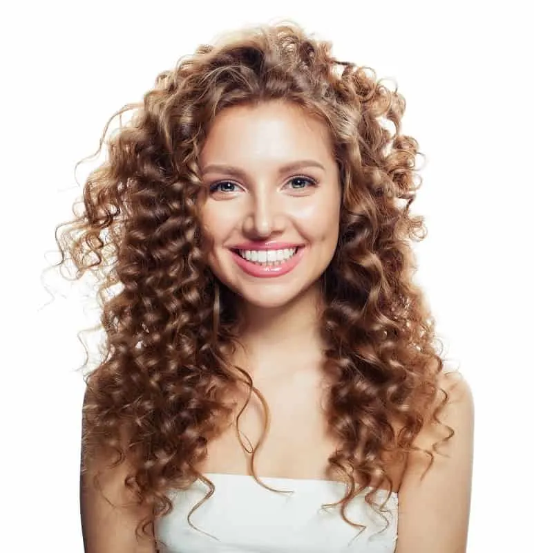 curly hairstyle for women with heart shaped faces