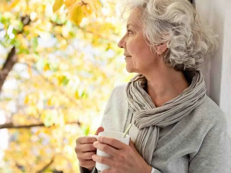 curly hairstyle for women over 50