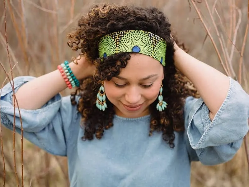 curly hairstyles with headbands