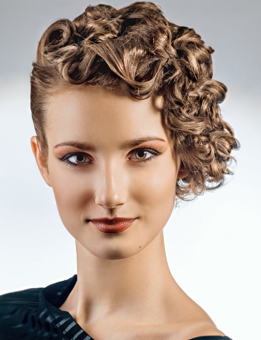 curly pixie for women with oval faces