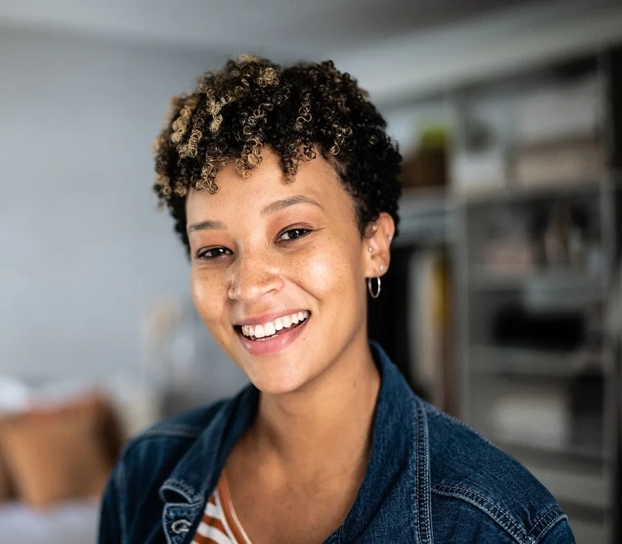 curly pixie with highlights