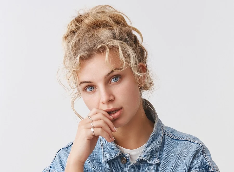 curly updo for square face