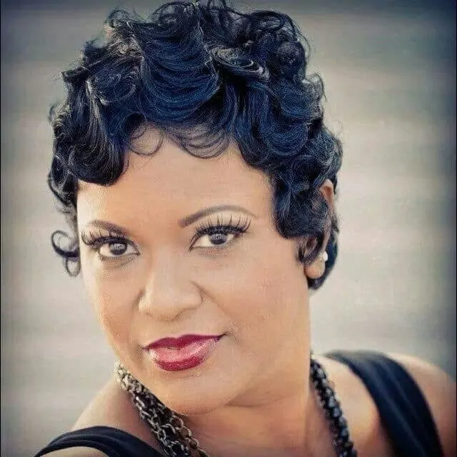 Women Pin pixie Curl on Black hair