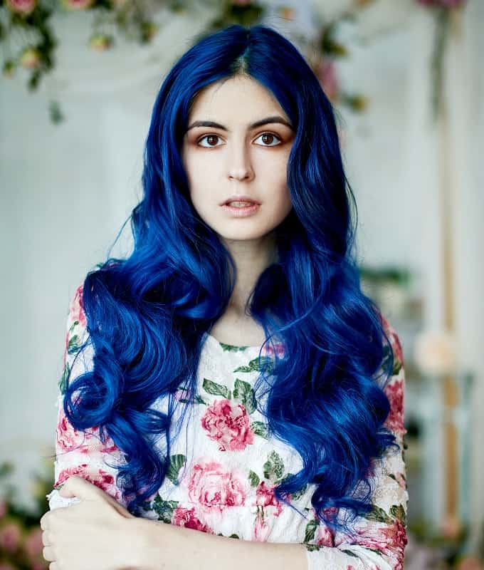 dark blue hair