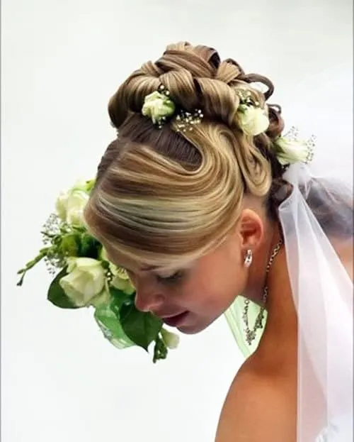  women glamorous wedding hairstyle for medium length hair