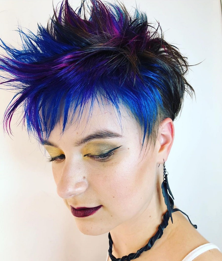 Edgy pohawk hairstyle for women