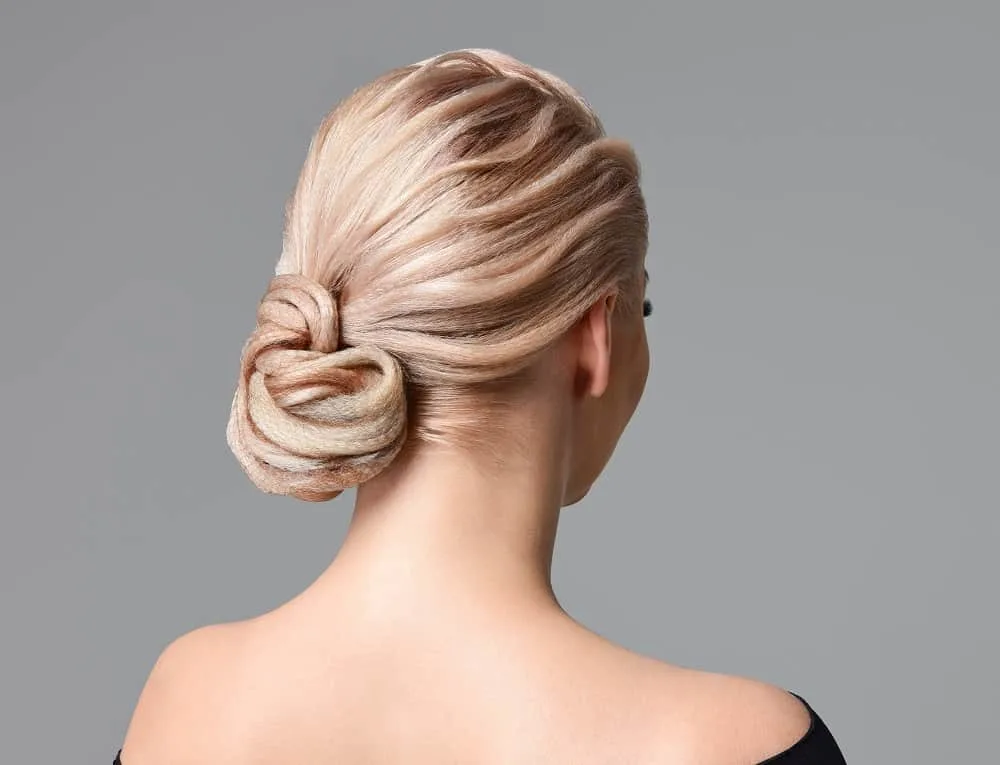 elegant bun for ladies