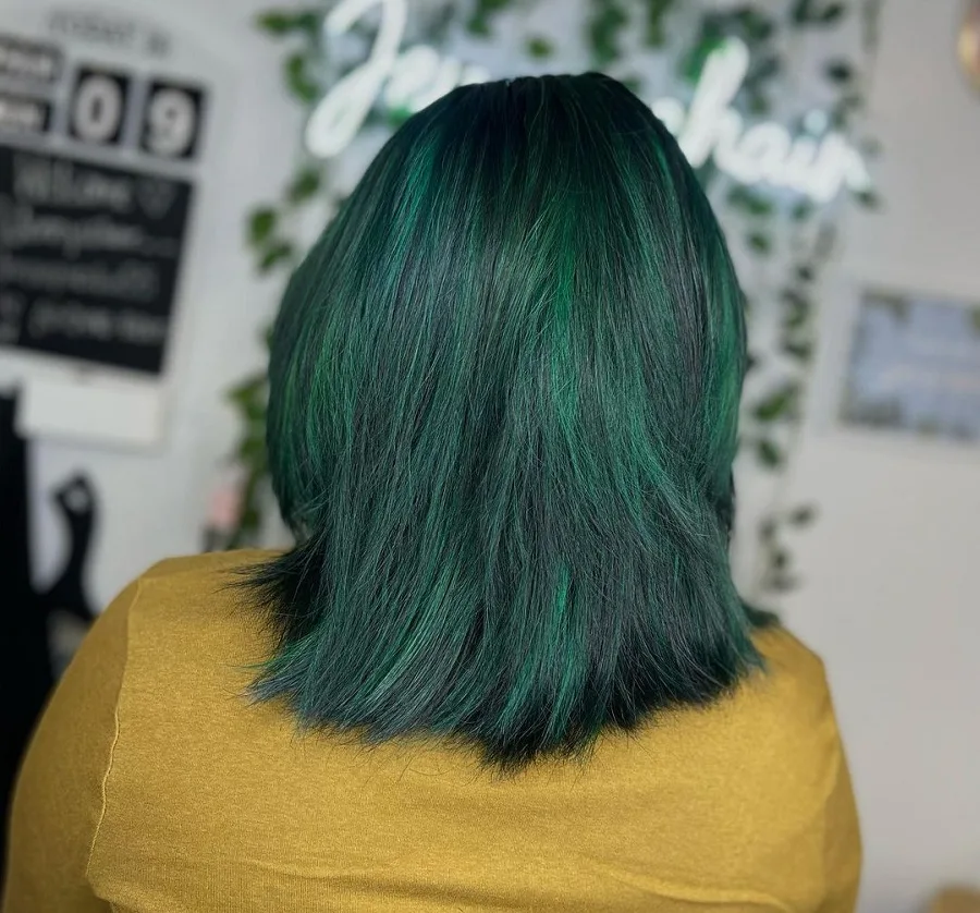 emerald green hair highlights