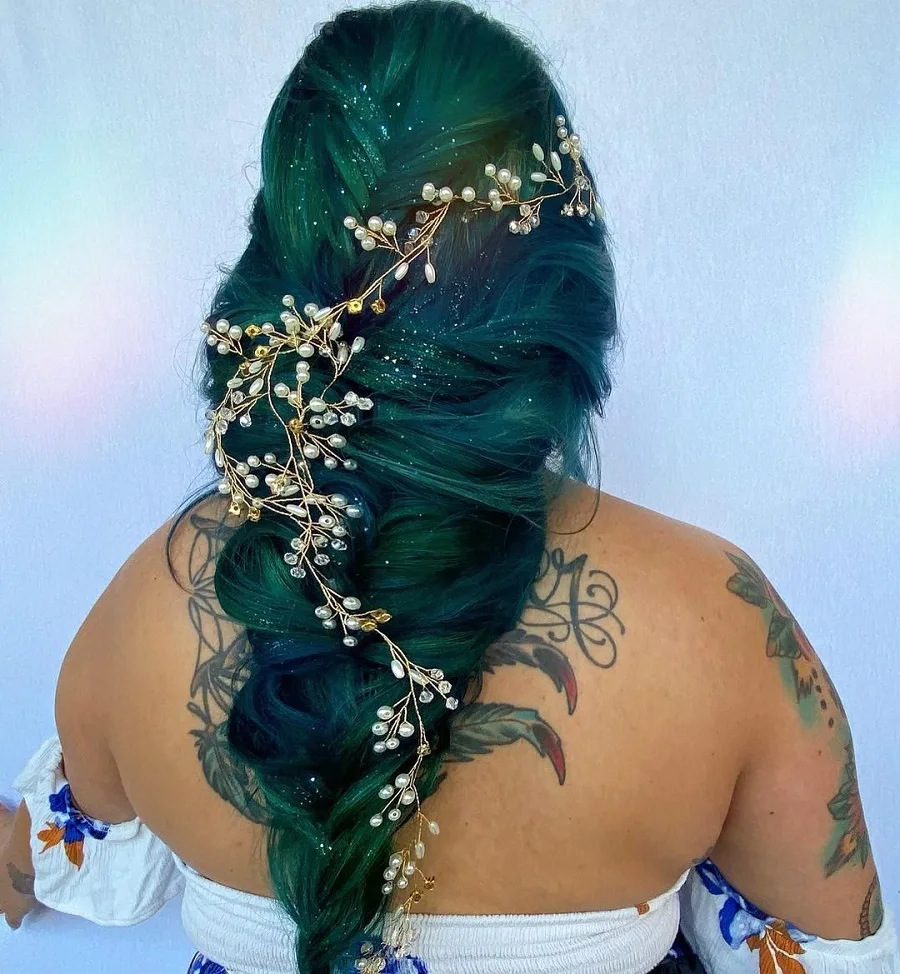 emerald green hairstyle for wedding