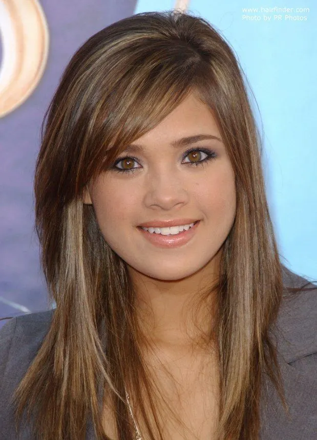 30 Most Amazing Ways to Style Side Bangs With Long Hair