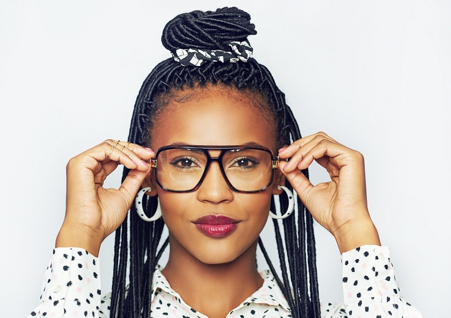faux locs hairstyle for black women with glasses