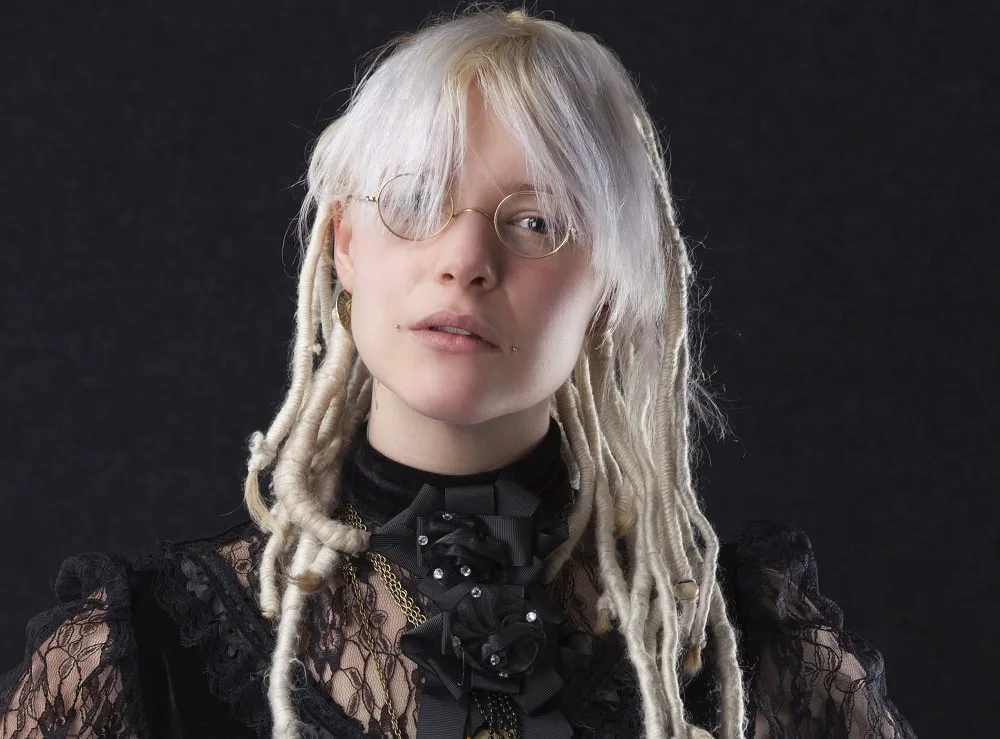 fauxlocs with bangs for oval faces with glasses