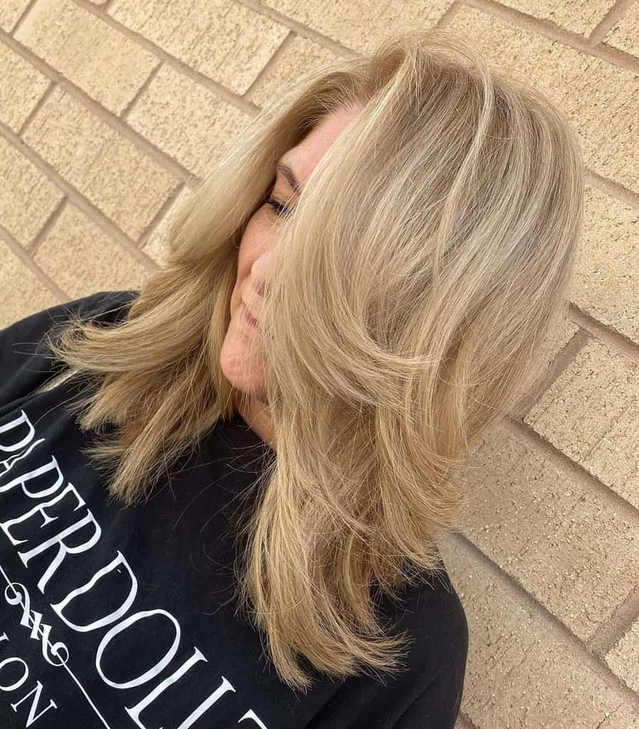 feathered hairstyle for women over 40'