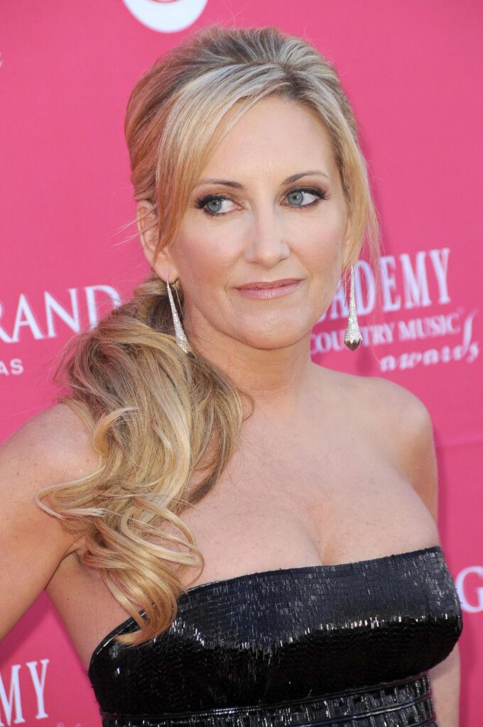 female country singer with long hair- Lee Ann Womack
