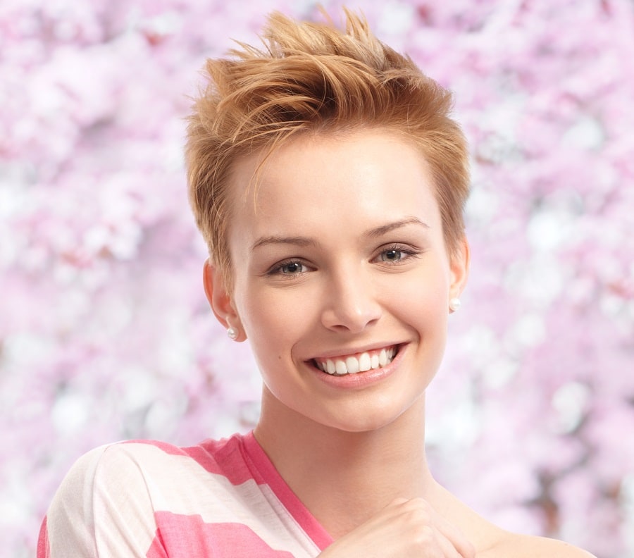 fine pixie hair for women with oval faces