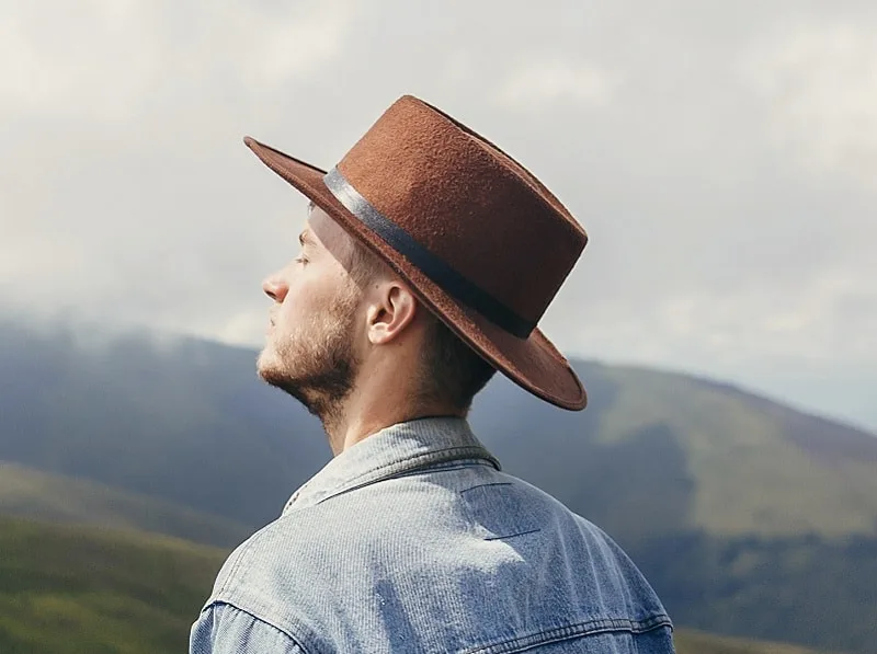 flat brim cowboy hat