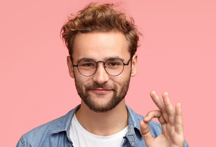 fluffy wavy hairstyle for men